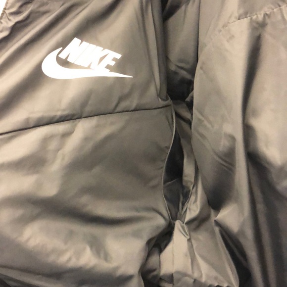 NIKE *REVERSIBLE* DOWNFILL WINDRUNNER JACKET - Picture 8 of 9